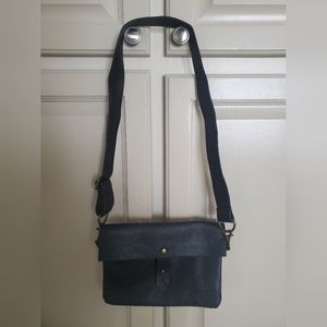 DSW Black Waste Belt Bag